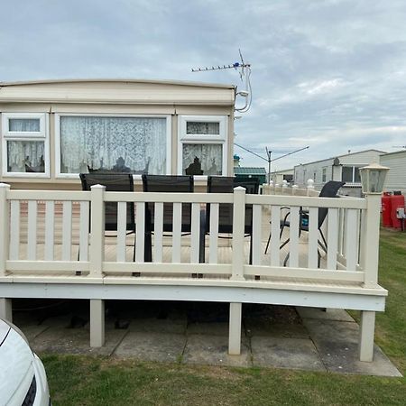 I13 The Chase Caravan Park Инголдмелс Екстериор снимка