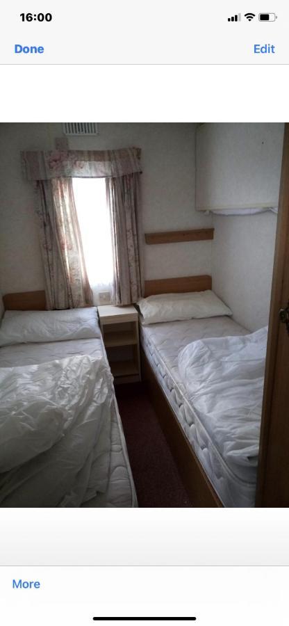 I13 The Chase Caravan Park Инголдмелс Екстериор снимка