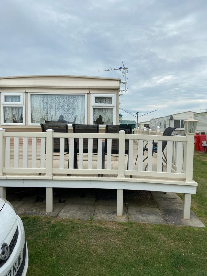 I13 The Chase Caravan Park Инголдмелс Екстериор снимка