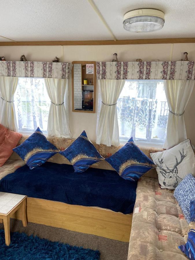 I13 The Chase Caravan Park Инголдмелс Екстериор снимка